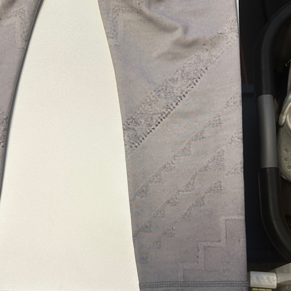 ALO Gray Pattern High-Waisted Leggings size XS - Picture 6 of 6